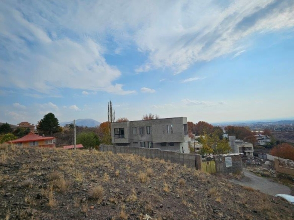 ویلای نیمه کاره گل سرخ برای فروش در شنده کوهسار با کد KR99-1020833 لیست شده در روما۲۴ - Roma24 - عکس ۰۲